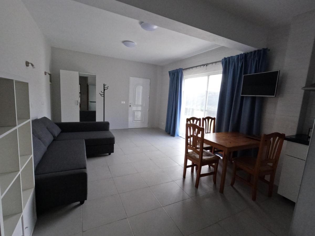 Apartamentos Praia Do Almoxarife Орта Екстер'єр фото